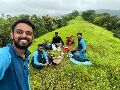 गेल्या वर्षभरात आपल्या दुर्ग ग्रुप सोबत बरीच नवीन मंडळी जोडली गेली, बरीच तंगडतोड आपण सोबत केली यातील काही सोपे तर काही माध्यम ते अवघड स्वरूपाचे ट्रेक होते, ठराविक ट्रेक हे आयुष्यभर लक्षात राहण्यासारखे झाले हे नक्की!
*गेल्या वर्षीचा आपल्या दुर्ग ग्रुप ने